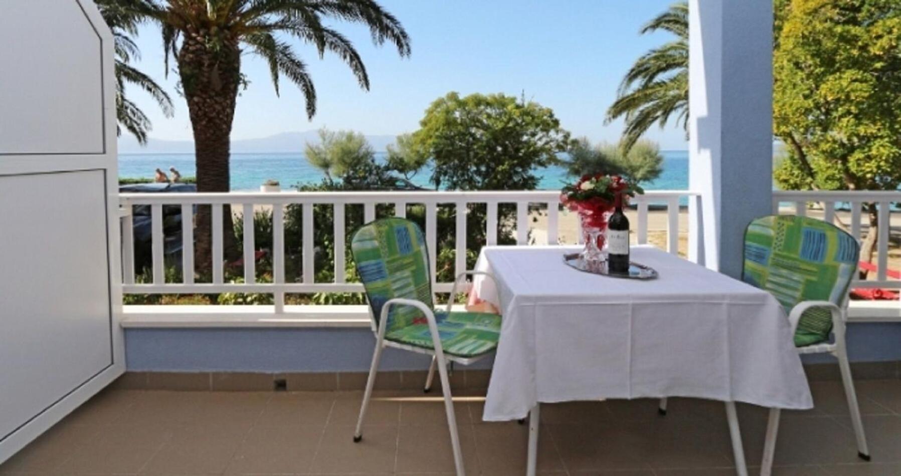 Apartments And Rooms Tomo 1 - At The Beach ซาโอสโตรก ภายนอก รูปภาพ